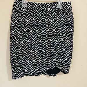 WHBM Geometric Black and White Skirt